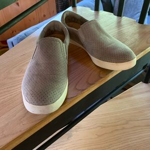 Dr. Schools Be Free gray sneaker